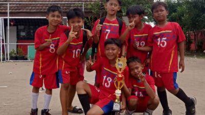 SDN Solear 2 Raih Juara Voli Putra di O2SN Kecamatan Solear
