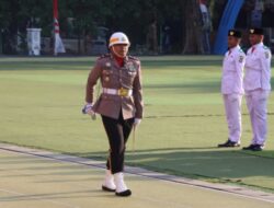 Ipda Yogi Pratama Putra Jadi Komandan Kompi Upacara Penurunan Bendera Kota Tangerang