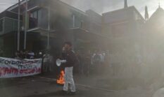 Mahasiswa Demo di Kosambi Memanas, Ban Dibakar di Halaman Kantor Kecamatan: Truk Sumbu 3 Diduga Langgar Perbup 12